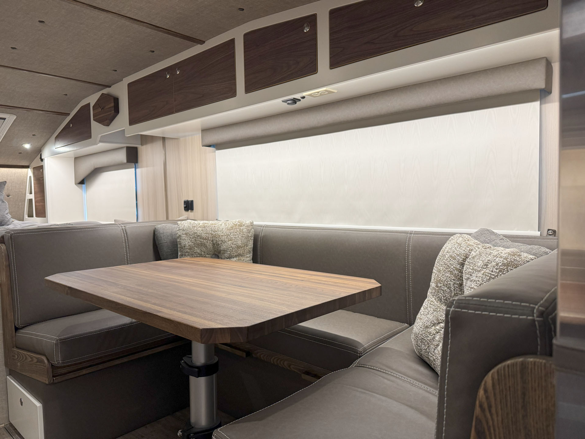 kingstar kruzr 10 dinette