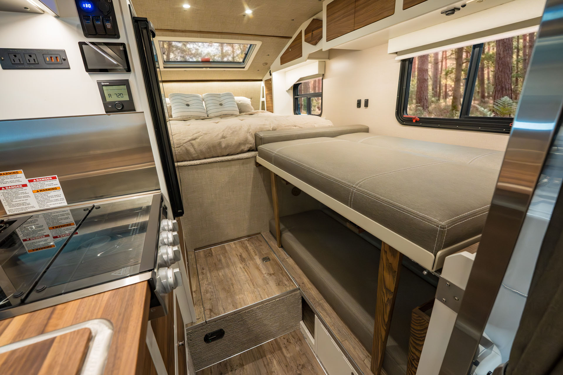 kingstar kruzr 6 couch bunk layout 