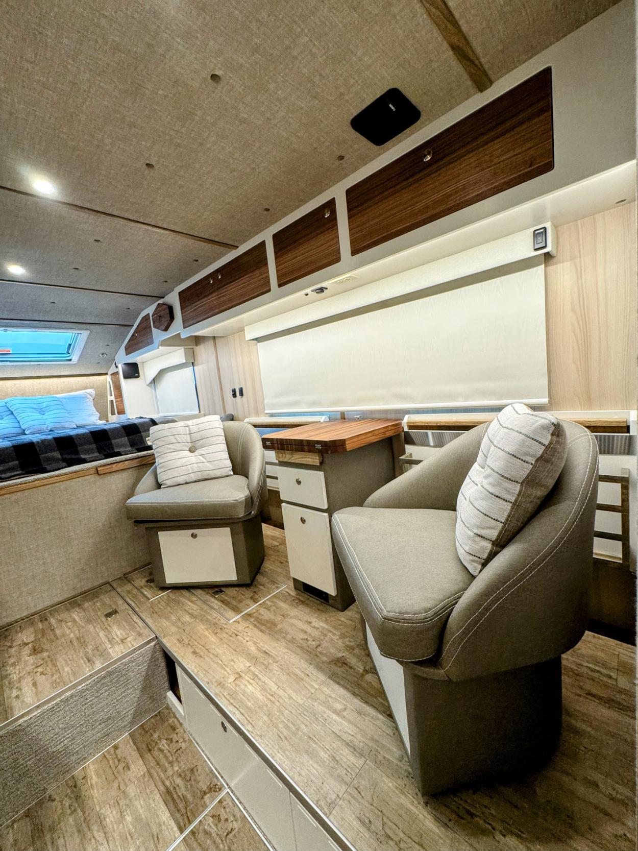 kingstar kruzr 10 command center chairs 